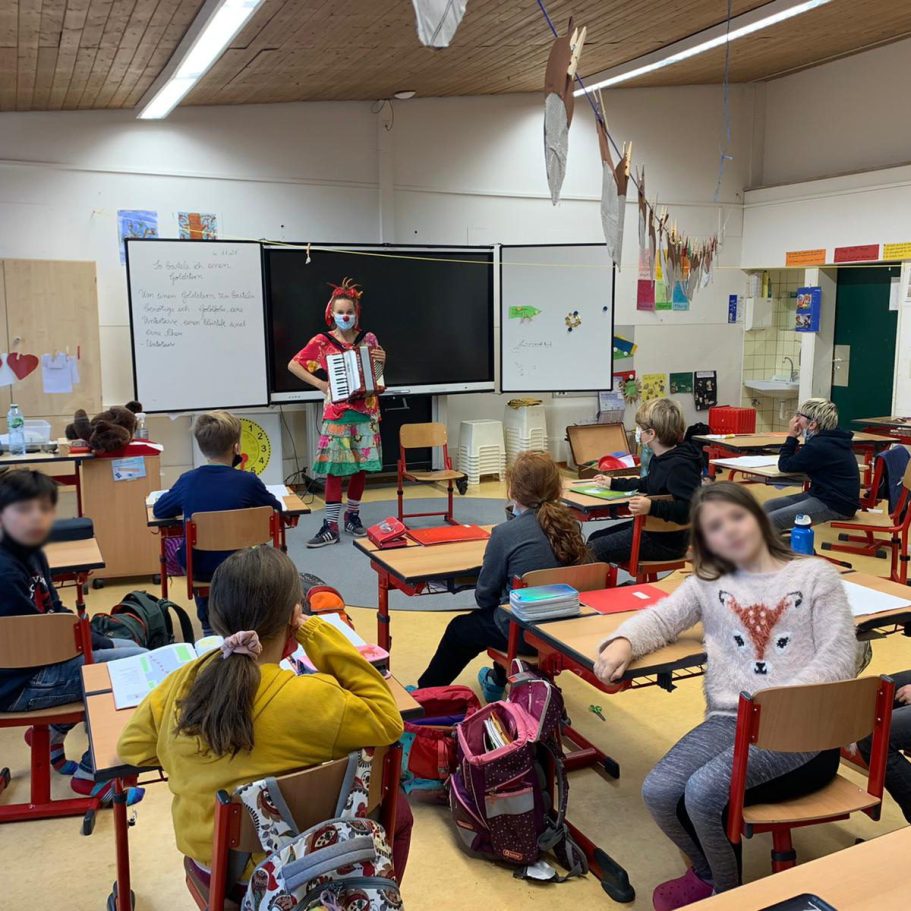 Clownbesuch Schule